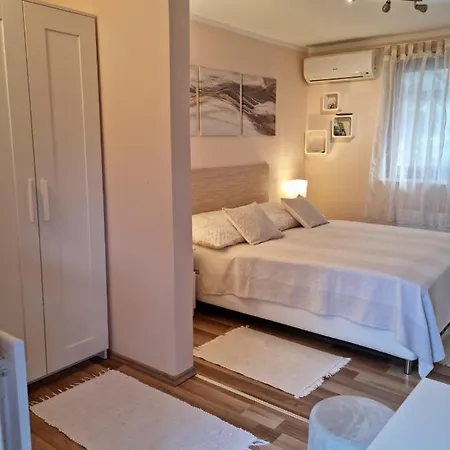 Haeuschen Viktoria *