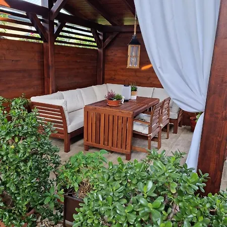 Сasa de vacaciones Häuschen Viktória *