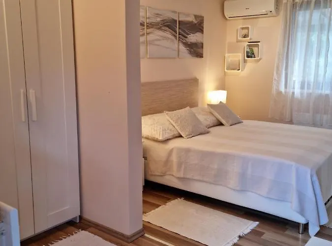 Haeuschen Viktoria *